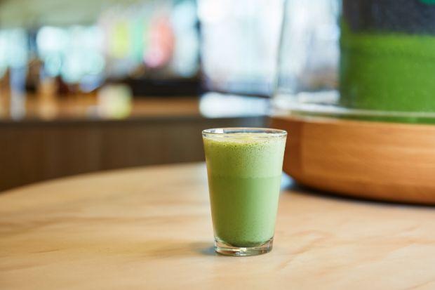 アイスの「石臼抹茶ティー ラテ」