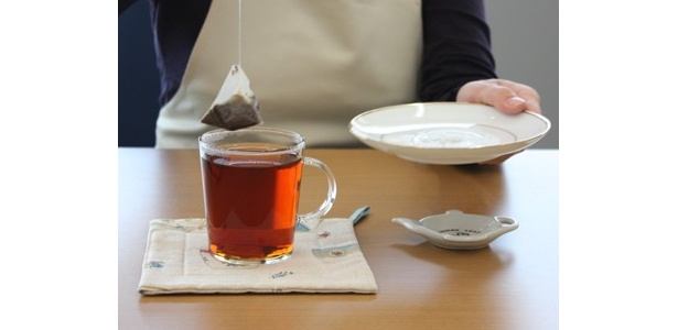 1分間、静かに待つだけで香りも風味も豊かな紅茶が完成！