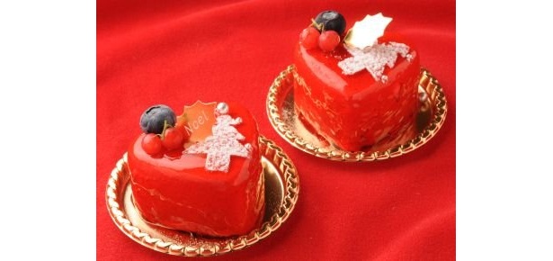 期間限定メニュー「クリスマススイーツ・コレクション」からエモカフェ「ルージュ・ノエル」（￥620）