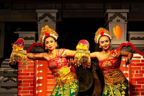 インドネシア・バリ島の伝統舞踊とディナーを楽しめる「ガルーダナイト」
