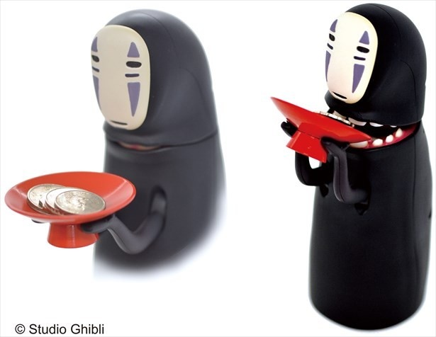 【写真を見る】食べ終わった後のげっぷや食べる時に見える歯の並び方にもこだわりがある