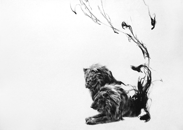 「空白」。2頭の獅子の力強さと儚さが墨で表現されている