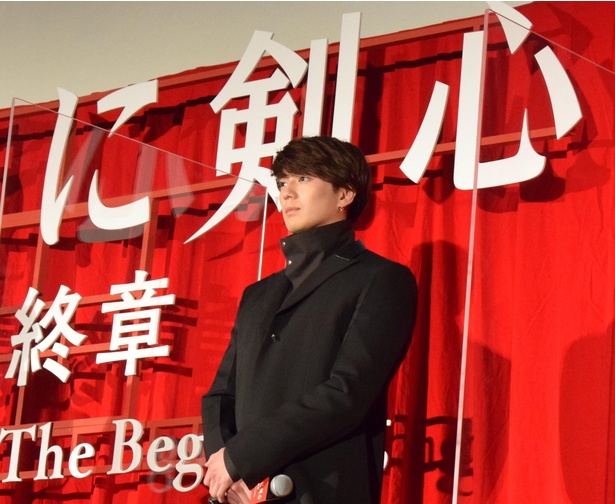 公開を喜ぶ新田真剣佑