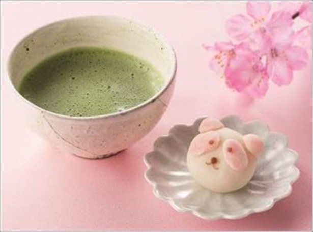 中2階の「さくらパンダカフェby茶寮 銀座清月堂」で提供される「抹茶とさくらパンダ上生菓子」(1026円)