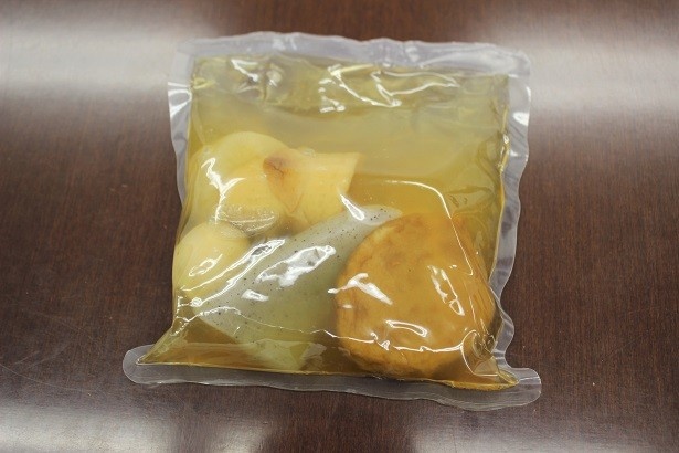 5種類の具が入ったレトルトパウチ