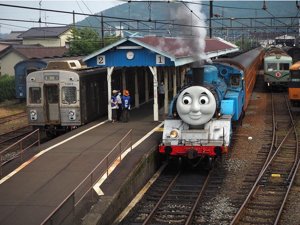 きかんしゃトーマスに会いに行こう 大井川鐵道をトーマス号が駆け抜ける ウォーカープラス