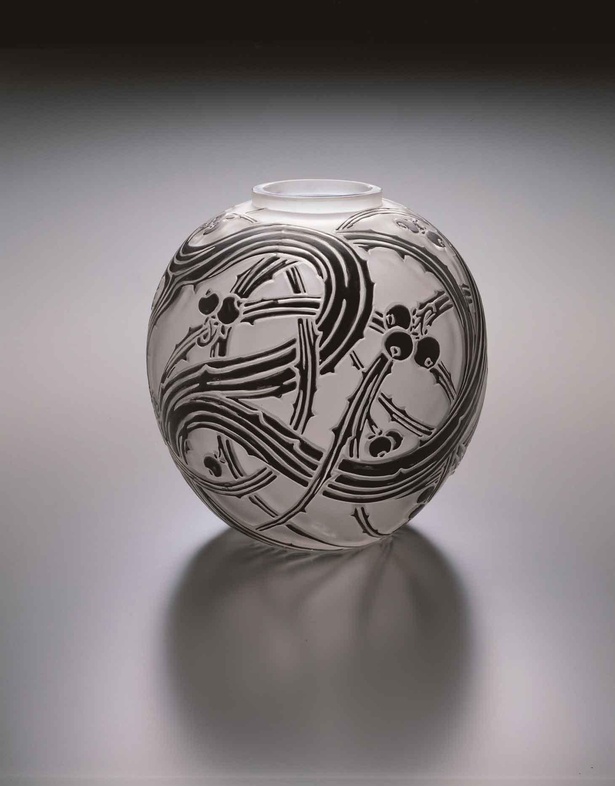 ルネ・ラリック 花瓶《ベリー》1924年 北澤美術館蔵