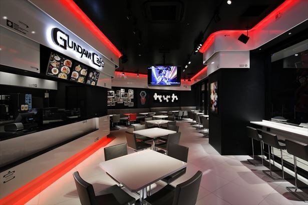 「GUNDAM SQUARE」に内設された「GUNDAM Cafe」。ガンダムの世界観を存分に楽しめる豊富なカフェメニューがある