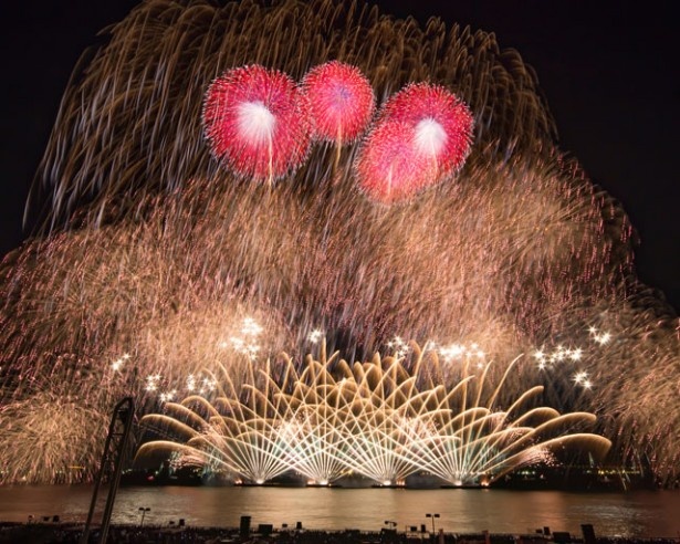 音楽と花火が水面を彩る 海の中道芸術花火 が福岡で初開催 ウォーカープラス