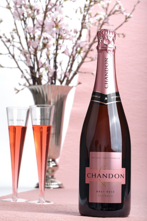 鮮やかな桜色が特徴のプレミアムスパークリングワイン「シャンドン ロゼ」