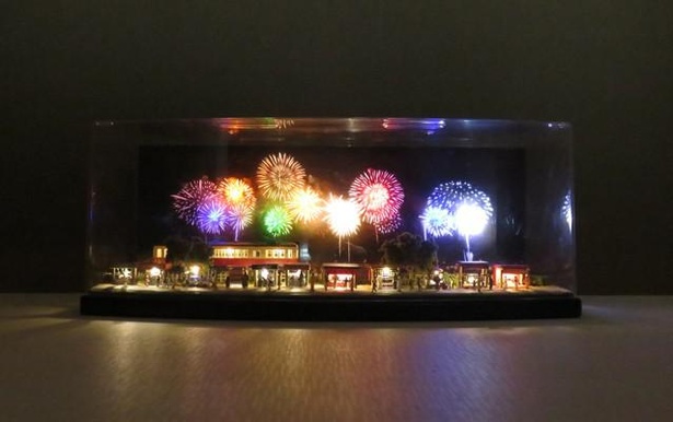 これがジオラマ おうちで打ち上げ花火 Ledで再現した花火大会が美しい 花火大会21 ウォーカープラス