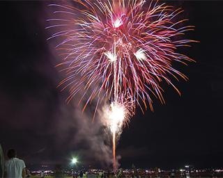 毎日花火が打ち上がる！2021年「諏訪湖サマーナイト花火」を徹底紹介！今年はいつ開催？