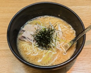NYから日本初上陸！マグロの旨味たっぷりの「逆輸入ラーメン」を実食