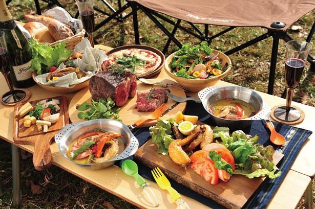 華やかなキャンプ飯を目指すのもいいが、慣れるまではいつも食卓に並ぶメニューで。自然の中で食べる料理は普段よりも何倍もおいしい！