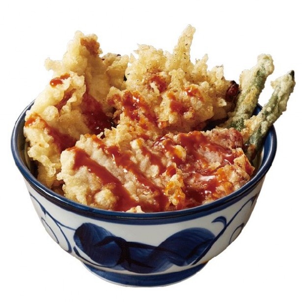 「ベーコン・チキン天丼」(みそ汁付き730円)