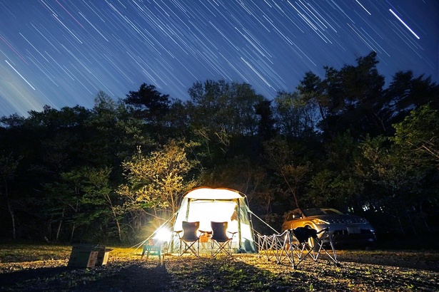 雲がなければ美しい星空にも期待できる。キャンプ場は星座について学ぶのにも最適な環境だ