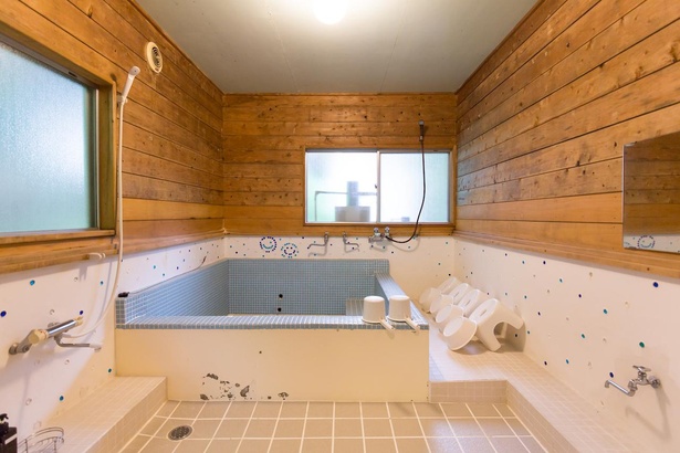 基本的にキャンプ場が用意する入浴施設はシャワーが多い。風呂を用意しているキャンプ場もある