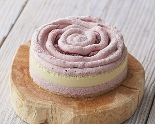 イチゴでつくったモンブラン!?旬の果実をたっぷり味わえる