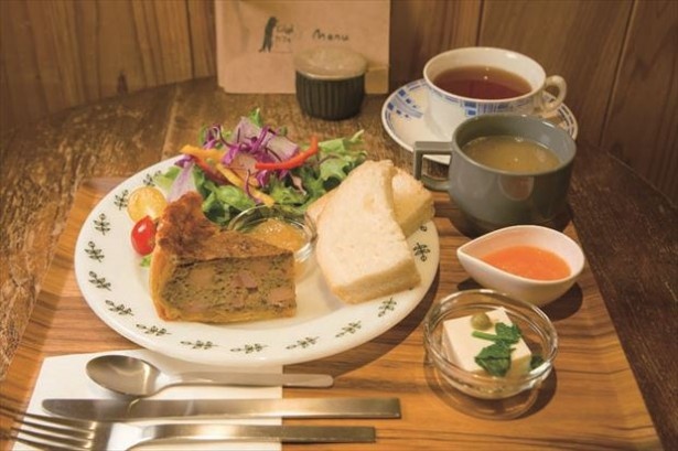 看板メニューのキッシュが楽しめるランチセット
