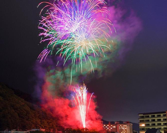 鬼怒川・川治温泉の開湯330年を記念する花火イベント！2021年7月〜12月の毎週土曜にロングラン開催