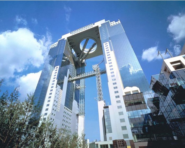 梅田スカイビル タワーウエストの27階にある「絹谷幸二 天空美術館」