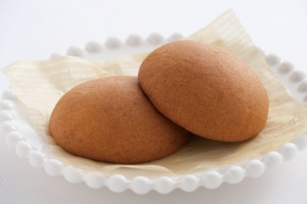 「3時のパン」・もっちりしたパン風生地の中には、もちもちした餡が包まれている新食感まんじゅう。