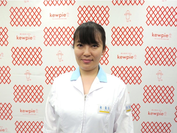 キユーピータマゴ株式会社で商品開発を担当する梶聡美さん。「HOBOTAMA」などを手掛ける