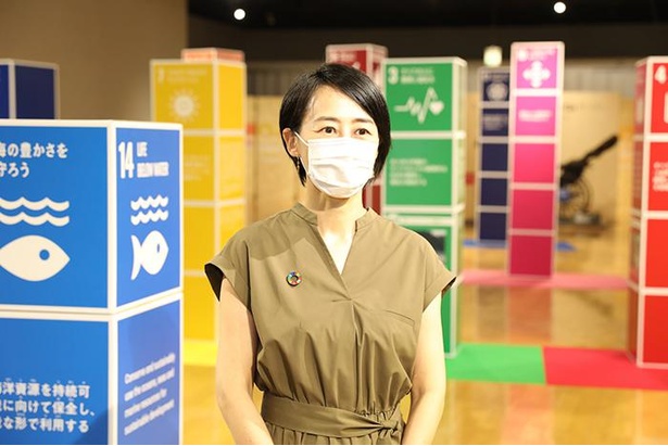 今回の取材で熱心に「SDGs」について分かりやすく説明してくれた「トヨタ博物館」学芸員の藤井麻希さん