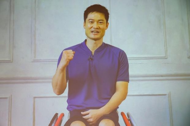 プロ車いすテニスプレイヤーの国枝慎吾選手が、メッセージビデオで登場
