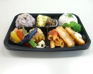 ファミマからお花見にぴったりの“彩り弁当”シリーズが登場！