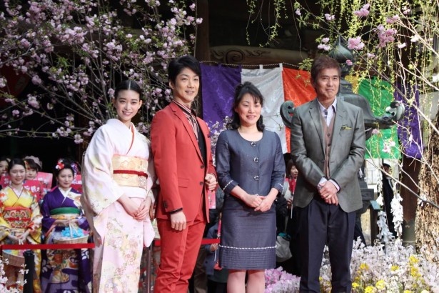 次期家元・池坊専好（右2人目）とのショット