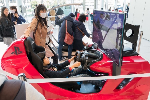 プレイステーションRのグランツーリスモを、シュミレーター気分で楽しめちゃう！