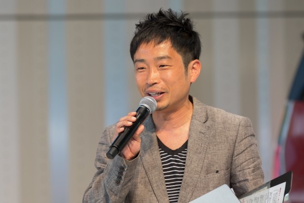 各キャラクターたちのチャームポイントを紹介したり、会場にいたお客さんからの質問を受ける、司会進行のホズミン