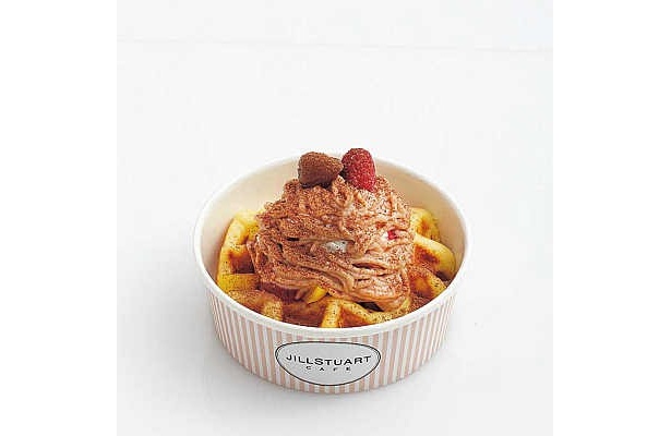 こちらも季節限定。マロンモンブラン＆ラズベリー(580円)