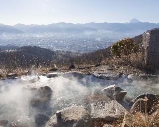 天空温泉へ！標高700mの富士山ビューに感動