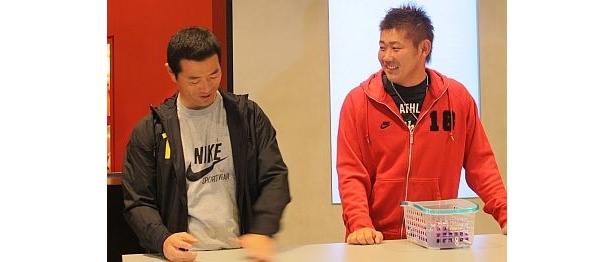 身振り手振りで話していました。野球の話もしていたよう