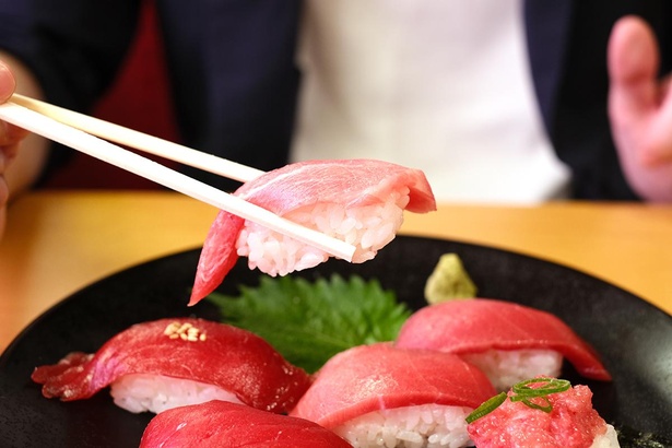 天然本鮪が生のまま味わえる一皿