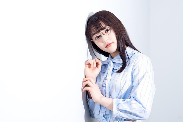 【写真】桜井日奈子の激カワなメガネショットを撮り下ろし！
