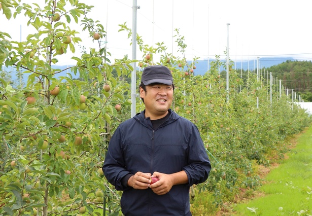 「りんご土」プロジェクトに協力している、野元果樹園代表の野元勝也さん。軽井沢星野エリアではパートナーシップを大事にしながらさまざまな取り組みを進めている