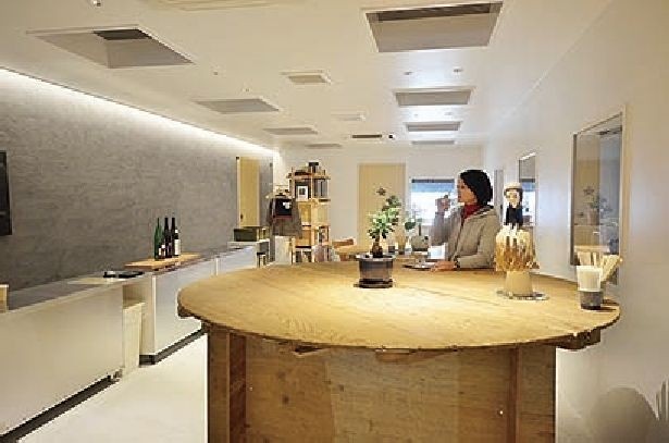 【写真を見る】2016年にOPENした「HAMASHUKU KURABITO」