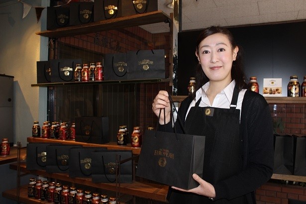 外装も内装も「ジョージアヨーロピアン 専門店」仕様に