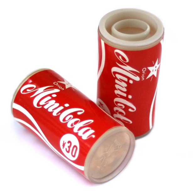 発売当時のミニコーラ。こちらもシガレットと同じく、コーラのパロディとして出された商品