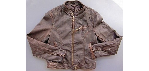 親会社ウォルマートグループの衣料品ブランド｢George」のライダースジャケットは4900円で販売