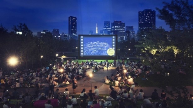 野外で映画上映が楽しめる品川オープンシアター