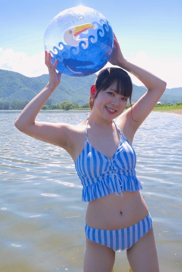 水着姿の写真やチェキなどは通販でも購入できる