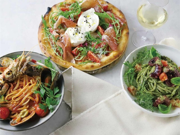 併設の工房で作る自家製チーズを使った、生パスタや窯焼きピッツァが楽しめる「PASTA MASTA」／TOOTH TOOTH MART FOOD HALL＆NIGHT FES