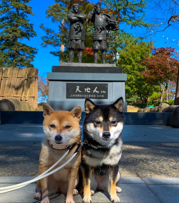 天地人の像の前でも記念撮影