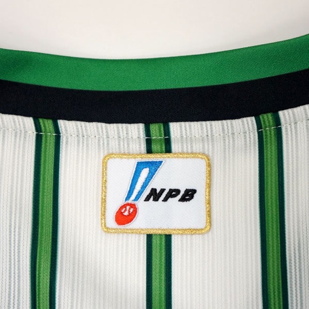 南海ホークスの復刻ユニフォームの背中には“プロコレ”の証である“NPBワッペン”を配置