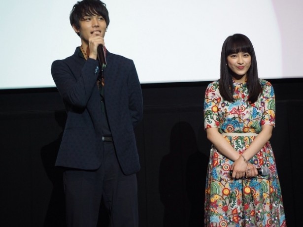 映画『ReLIFE リライフ』 先行上映会後に舞台挨拶が行われた