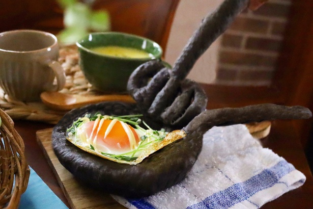フライパンはフライパンでも食べられるフライパンはな〜んだ！「ヘラ付き！フライパンパン」